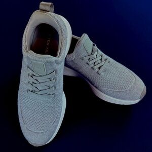 Peter Millar Light Gray Knit Sneakers Size 8 M New